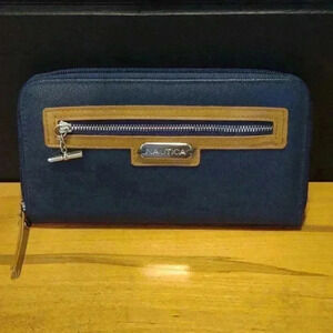 Nautica navy blue and tan‎ zip closure large wallet
